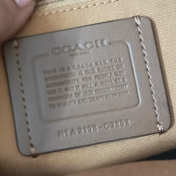 Authentic Coach Signature Gallery Tote Daisy Print - Picture 7 of 14